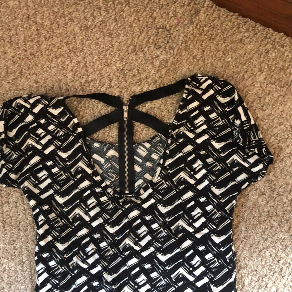 Dress - Picture 2 of 2